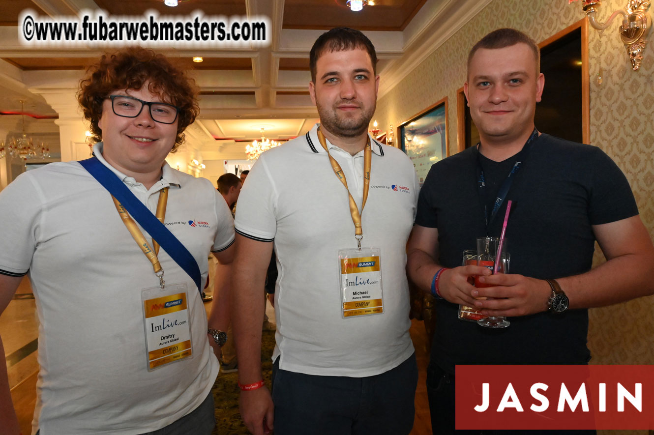 LittleRedBunny Hoppy Hour