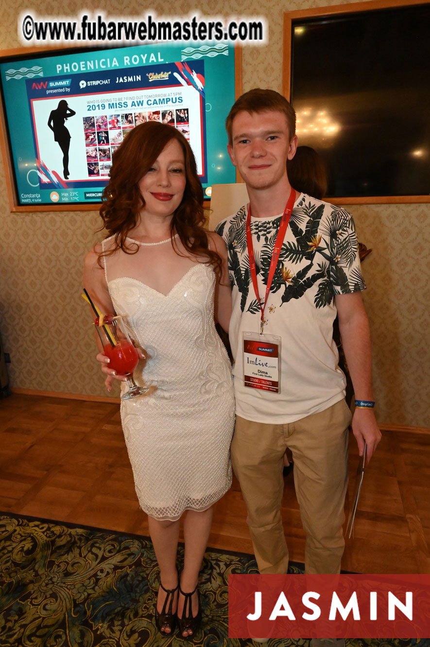 LittleRedBunny Hoppy Hour