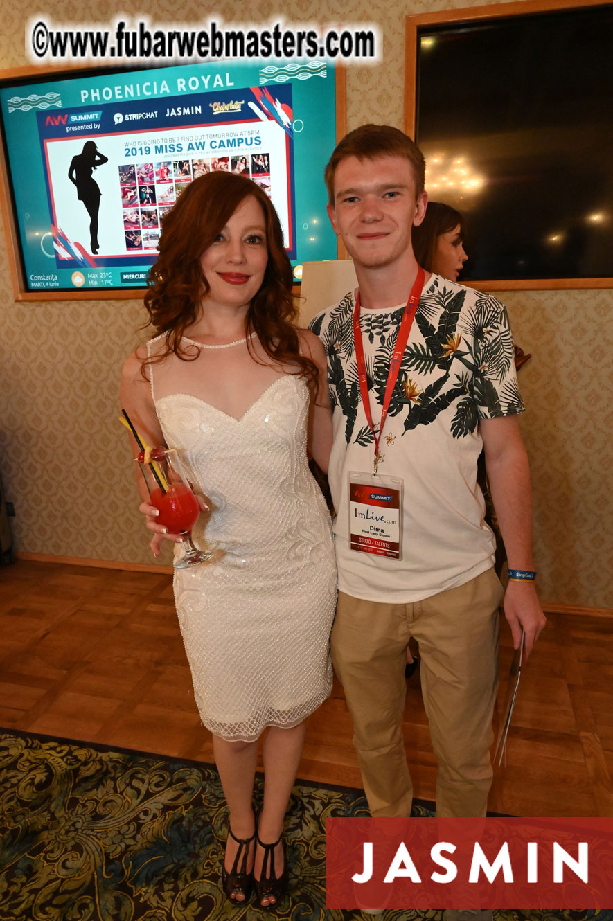 LittleRedBunny Hoppy Hour