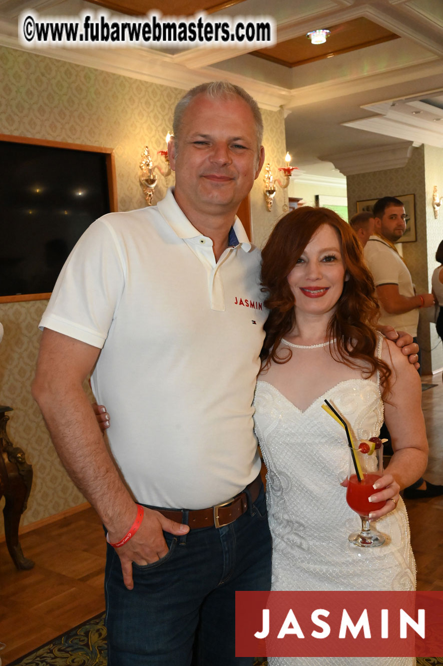 LittleRedBunny Hoppy Hour