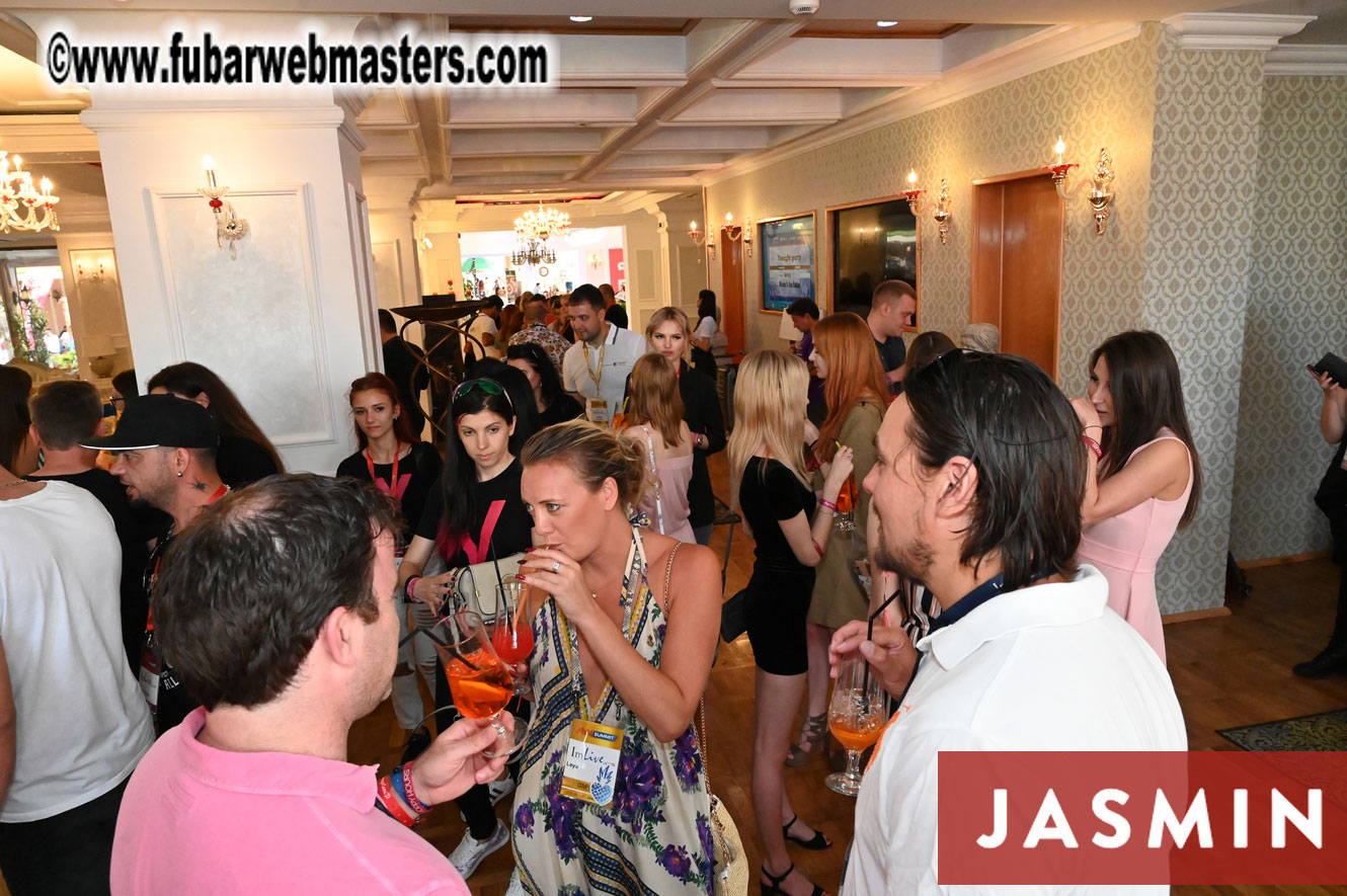 LittleRedBunny Hoppy Hour