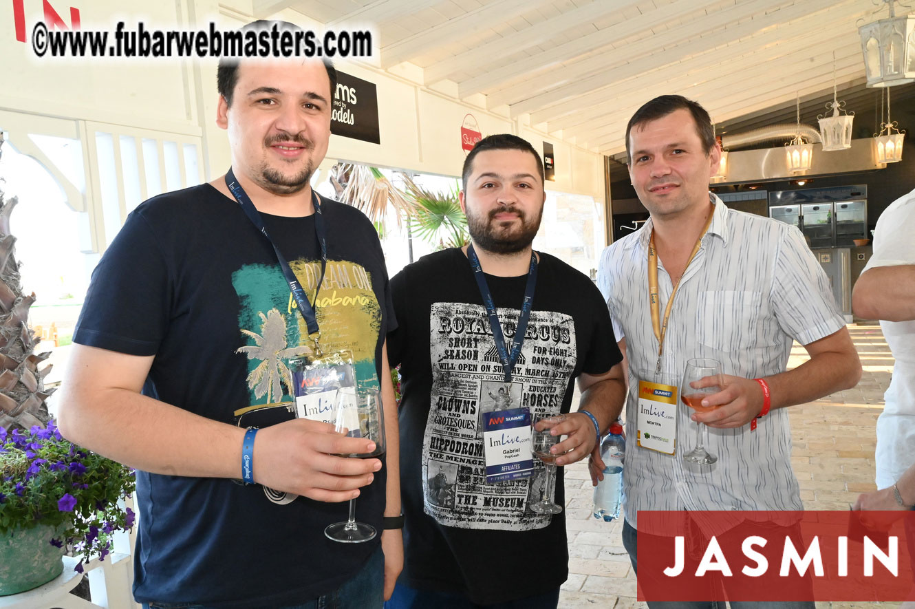 LittleRedBunny Hoppy Hour