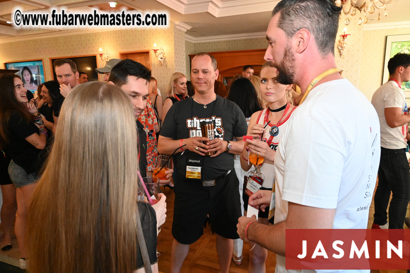 LittleRedBunny Hoppy Hour