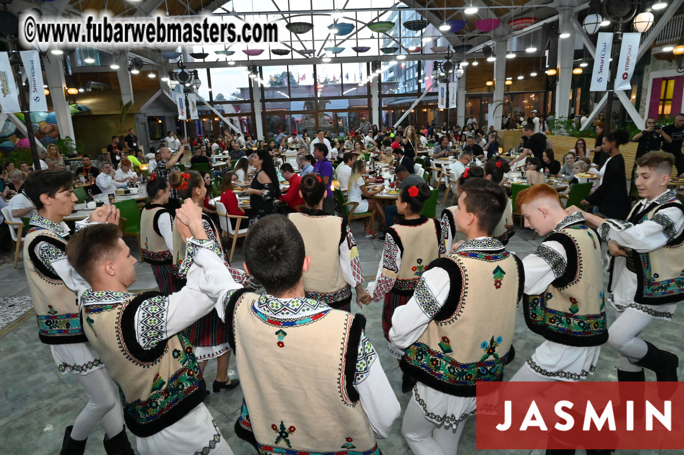 Romanian Dinner by Chaturbate