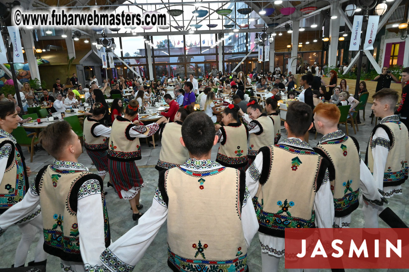 Romanian Dinner by Chaturbate