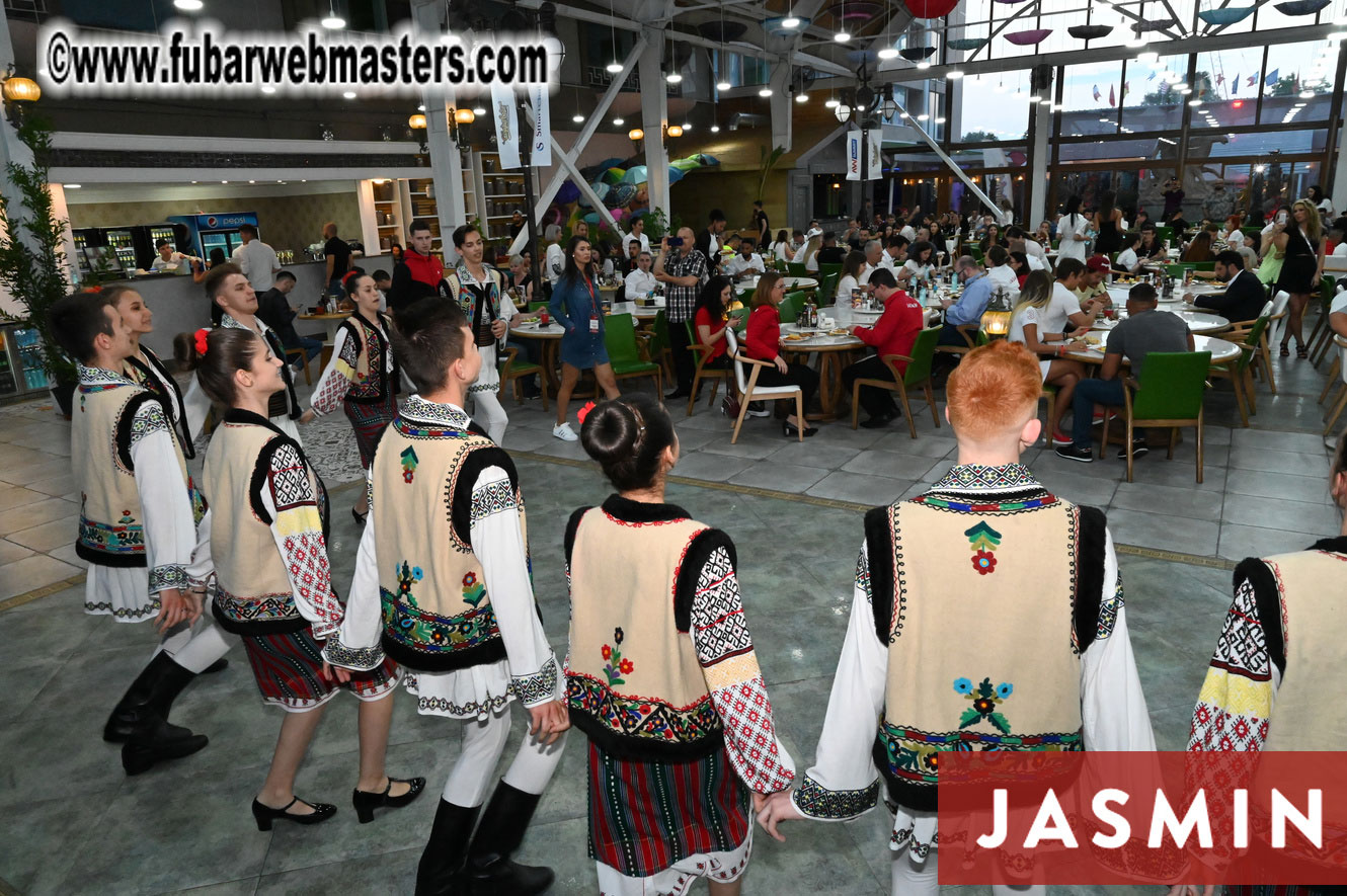 Romanian Dinner by Chaturbate