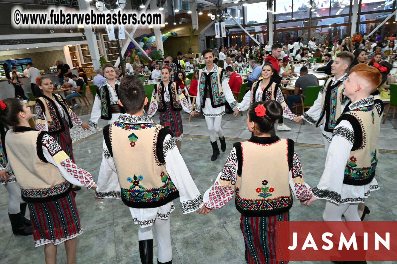 Romanian Dinner by Chaturbate