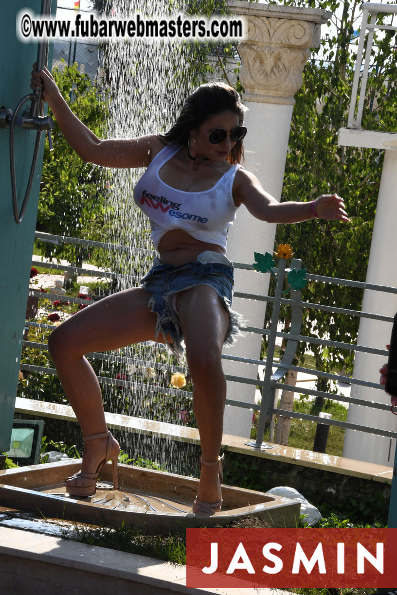 Miss AWCampus - Wet T-shirts contest