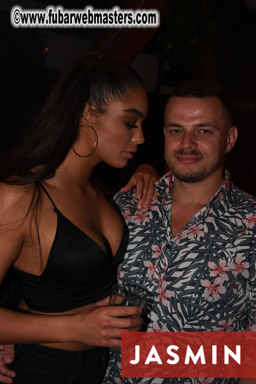 Tropical Paradise Party by Jasmin