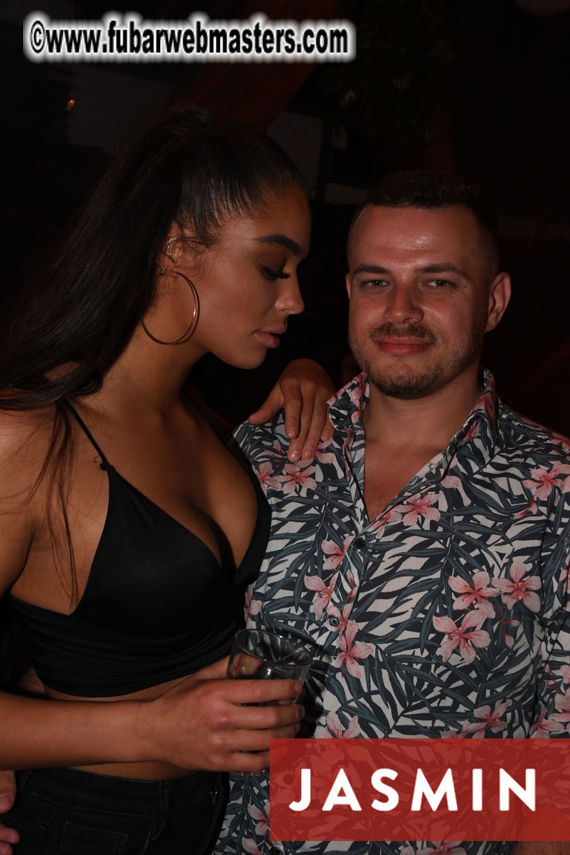 Tropical Paradise Party by Jasmin