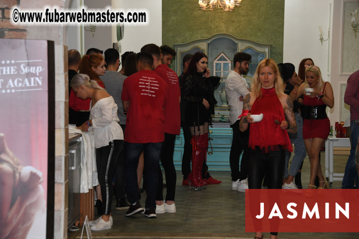 Recovery Soup powered by Smart Chat Studio