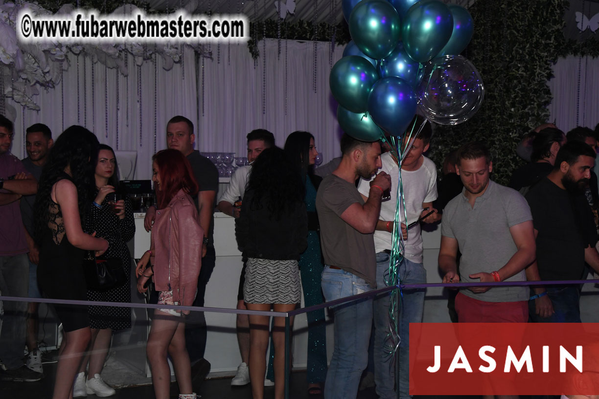 Welcome to Avatar World by Terpon