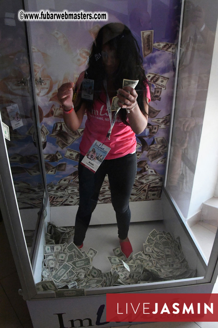 ImLive Cash Cube Machine