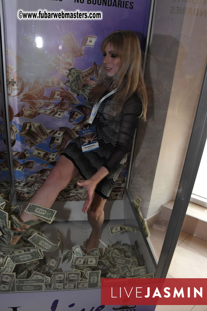 ImLive Cash Cube Machine