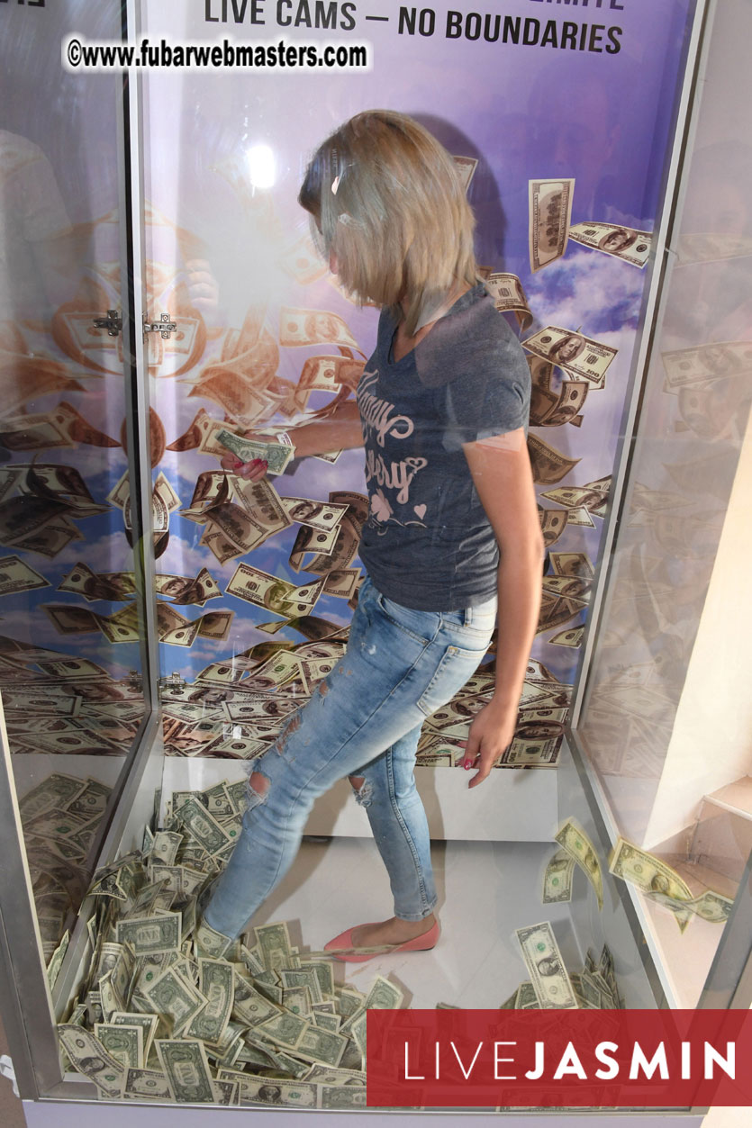 ImLive Cash Cube Machine