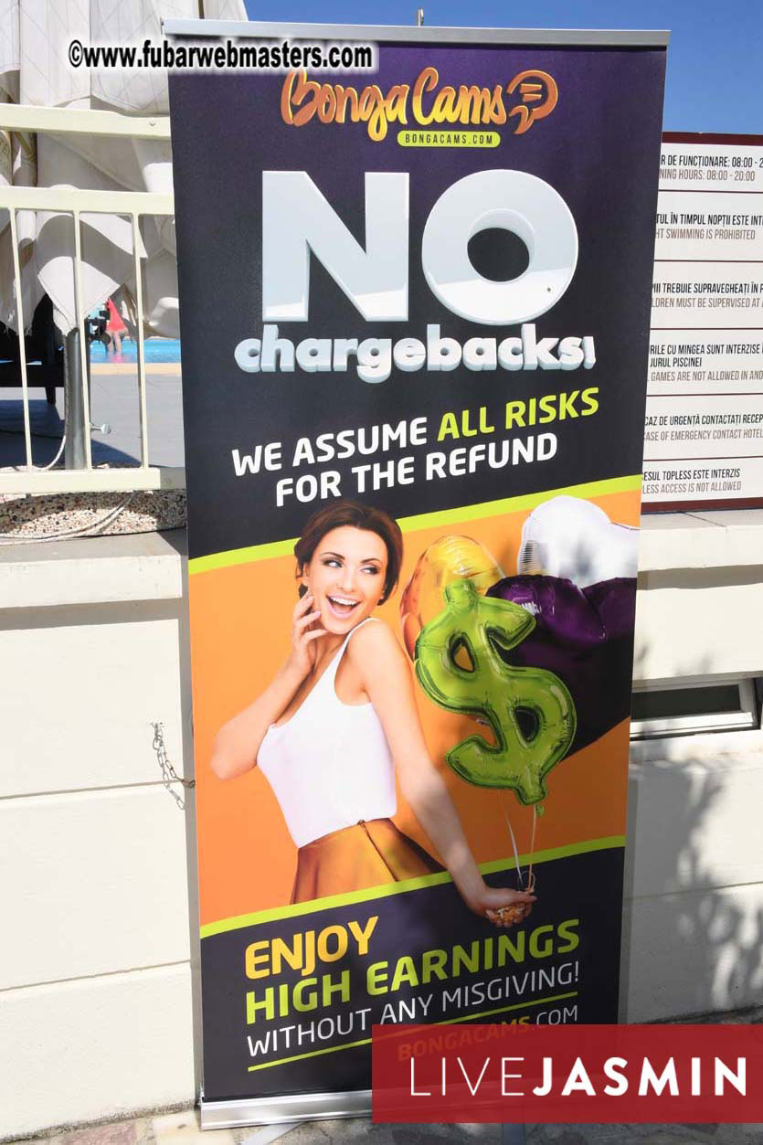 BongaCams & StripChat Pool Party