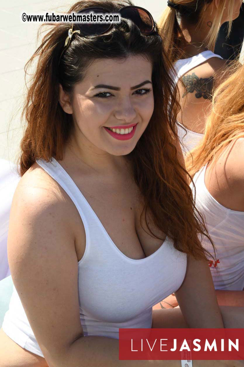 BongaCams & StripChat Pool Party