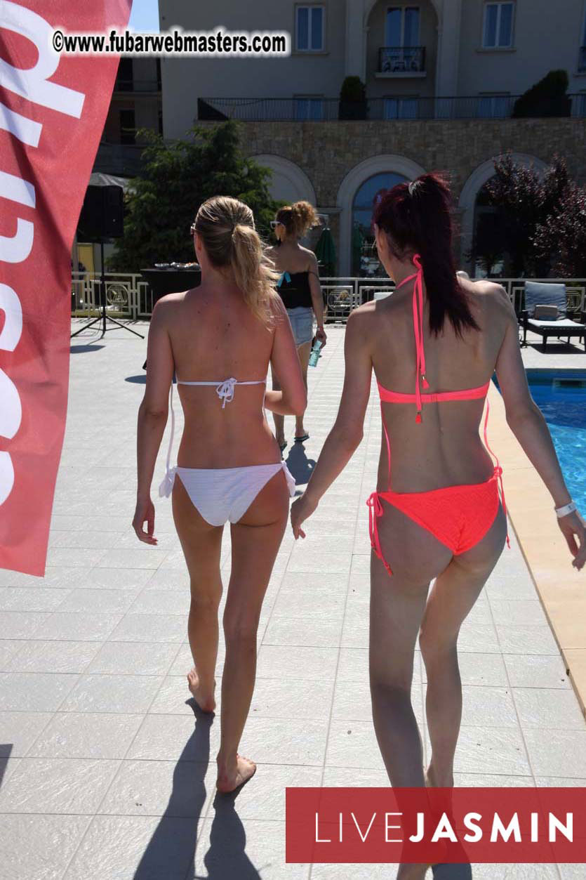 BongaCams & StripChat Pool Party