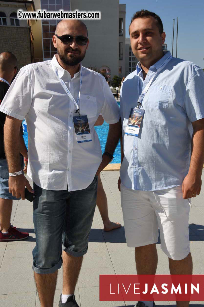 BongaCams & StripChat Pool Party