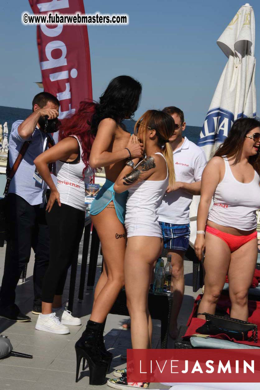 BongaCams & StripChat Pool Party