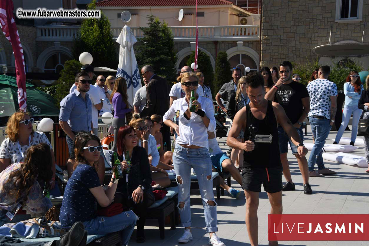 BongaCams & StripChat Pool Party