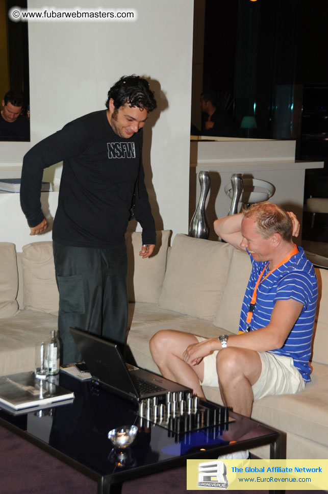 ME Hotel, registration and the show