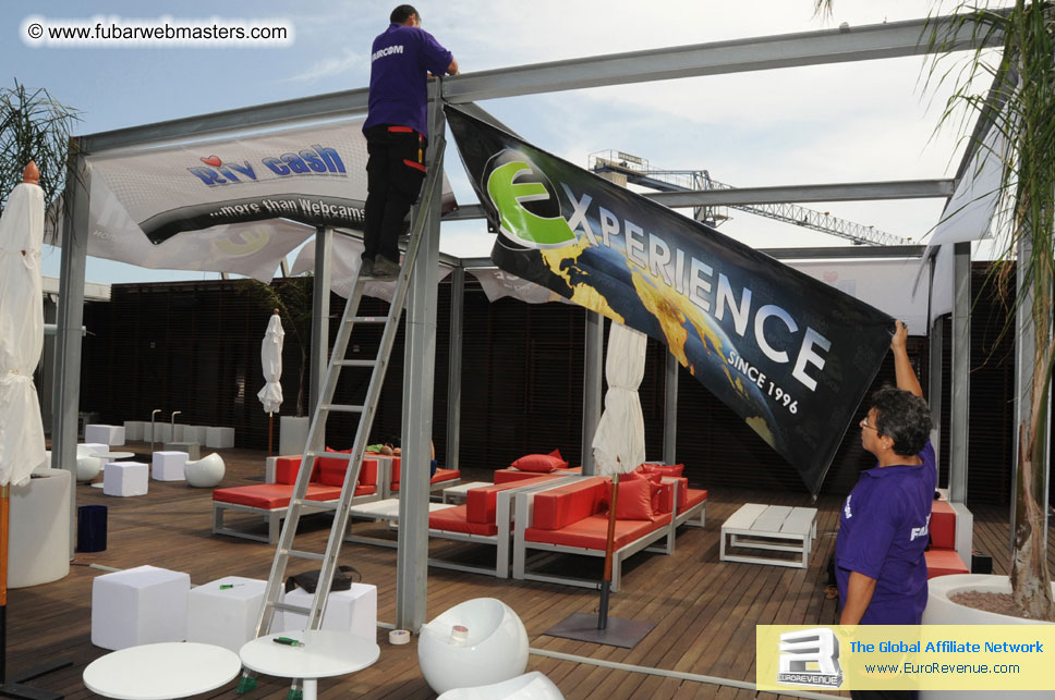 ME Hotel, registration and the show