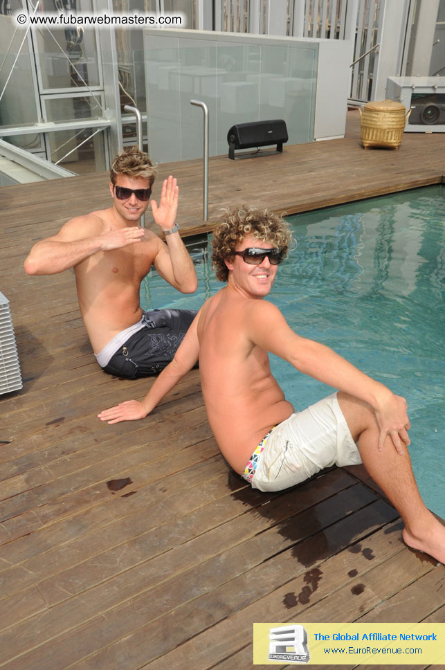 ME Hotel, registration and the show