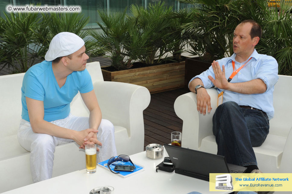 ME Hotel, registration and the show