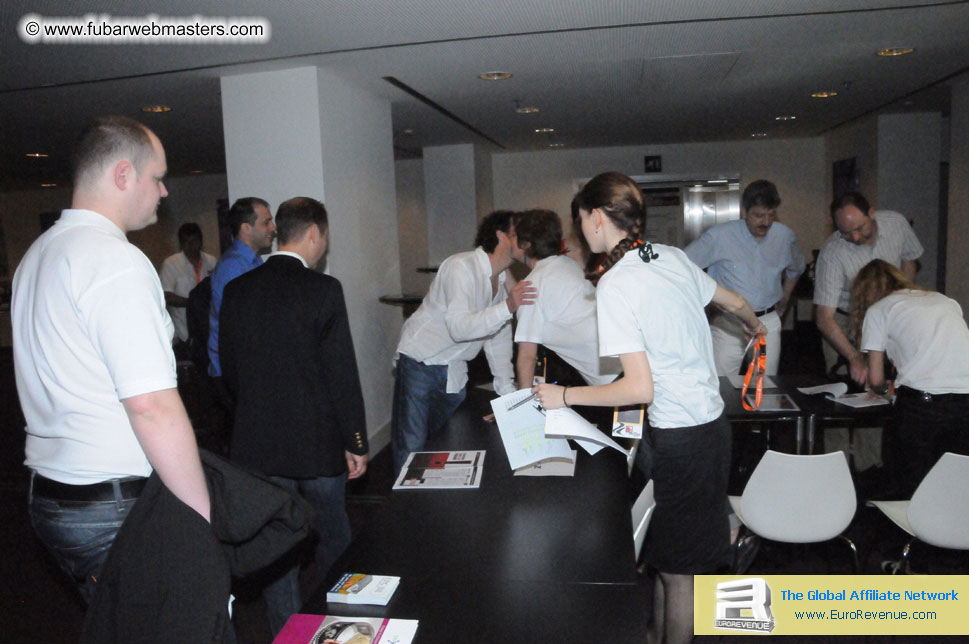 ME Hotel, registration and the show