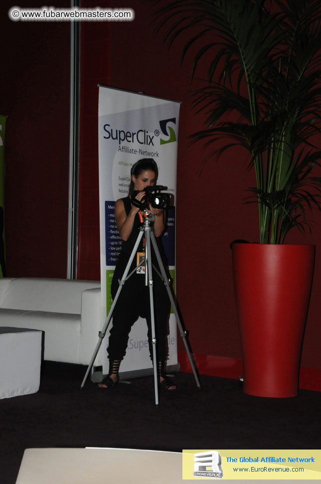 ME Hotel, registration and the show