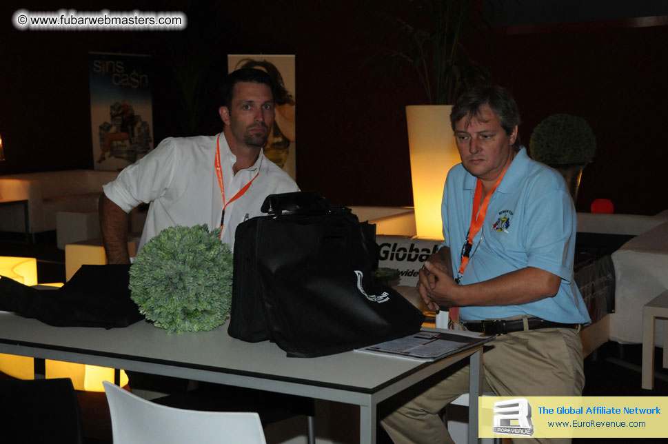 ME Hotel, registration and the show