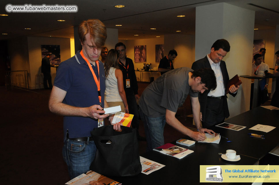 ME Hotel, registration and the show