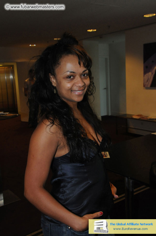 ME Hotel, registration and the show