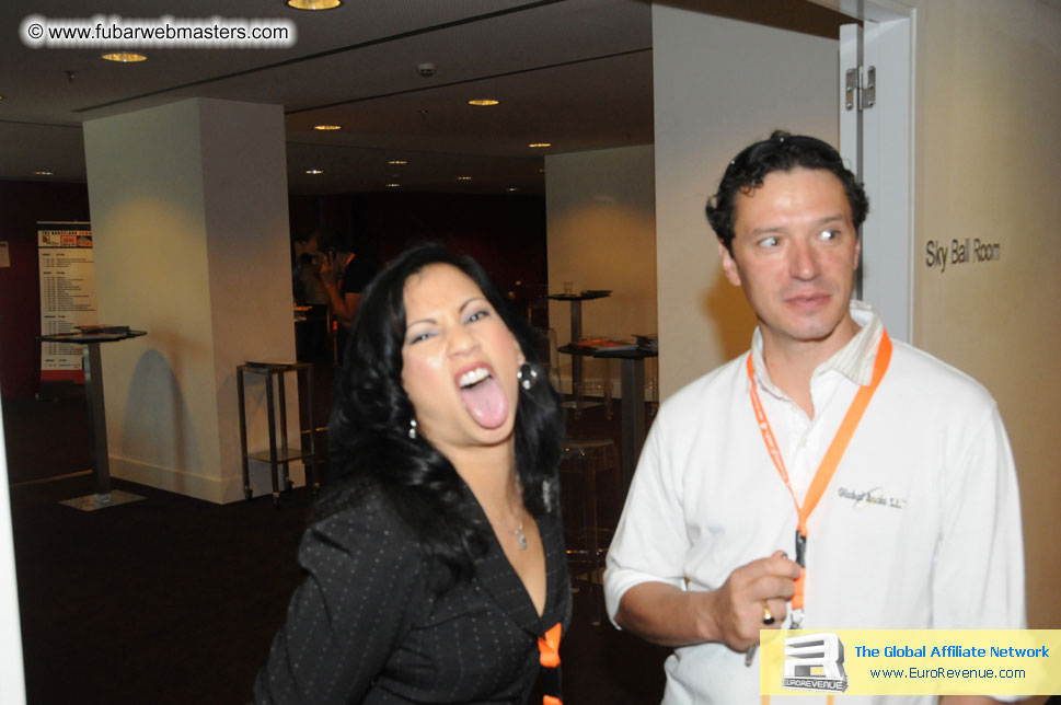 ME Hotel, registration and the show