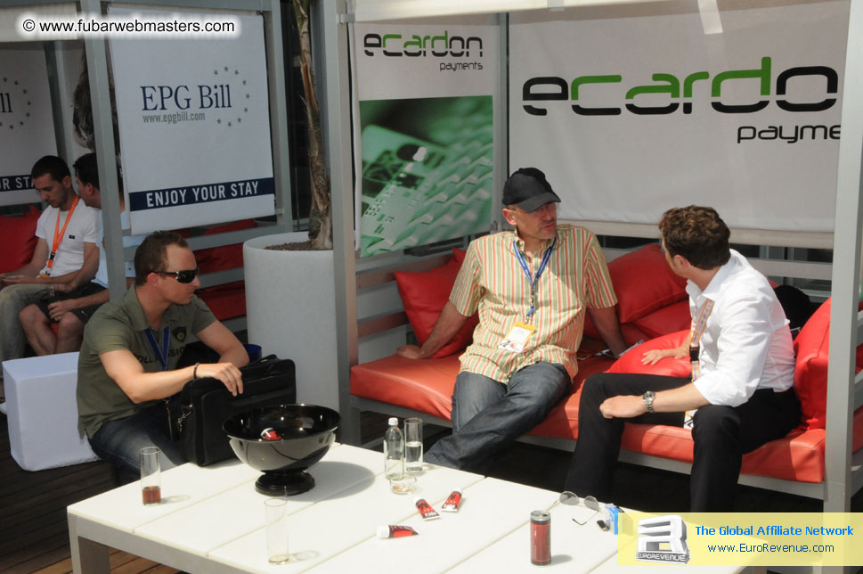 ME Hotel, registration and the show