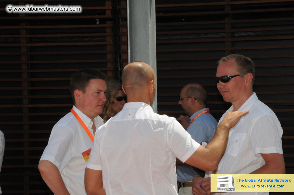 ME Hotel, registration and the show