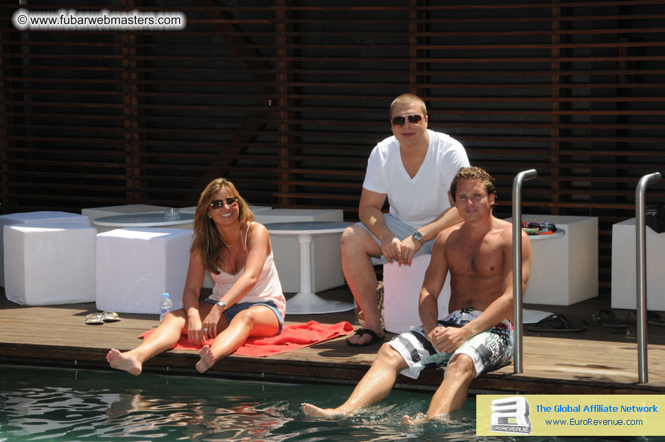 ME Hotel, registration and the show