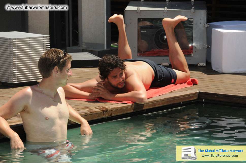 ME Hotel, registration and the show