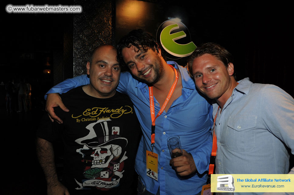 Welcome cocktails Poolside