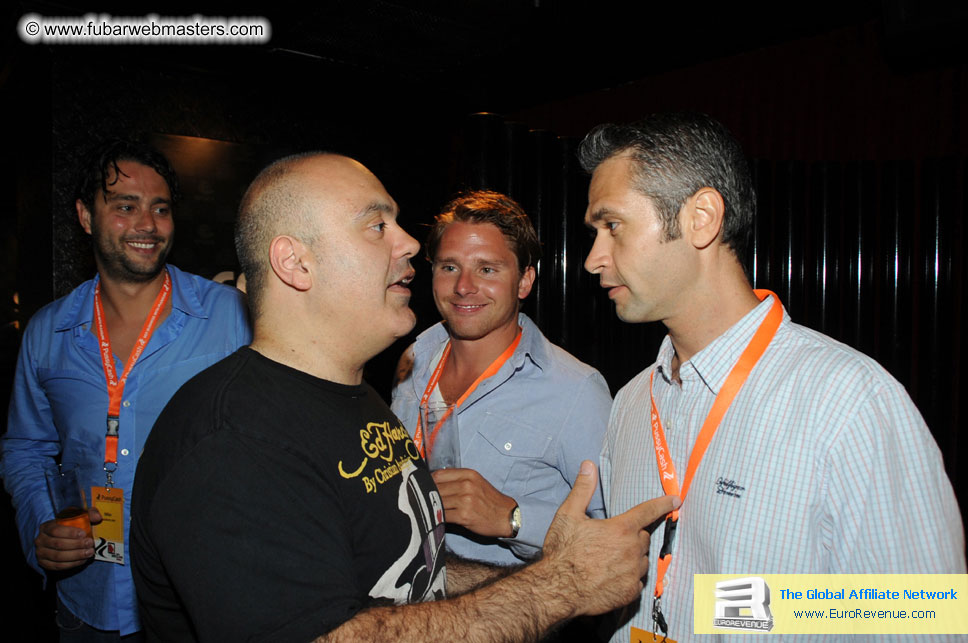 Welcome cocktails Poolside