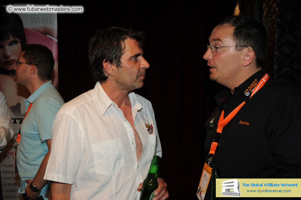 Welcome cocktails Poolside