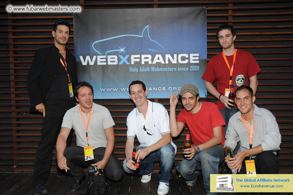 Welcome cocktails Poolside