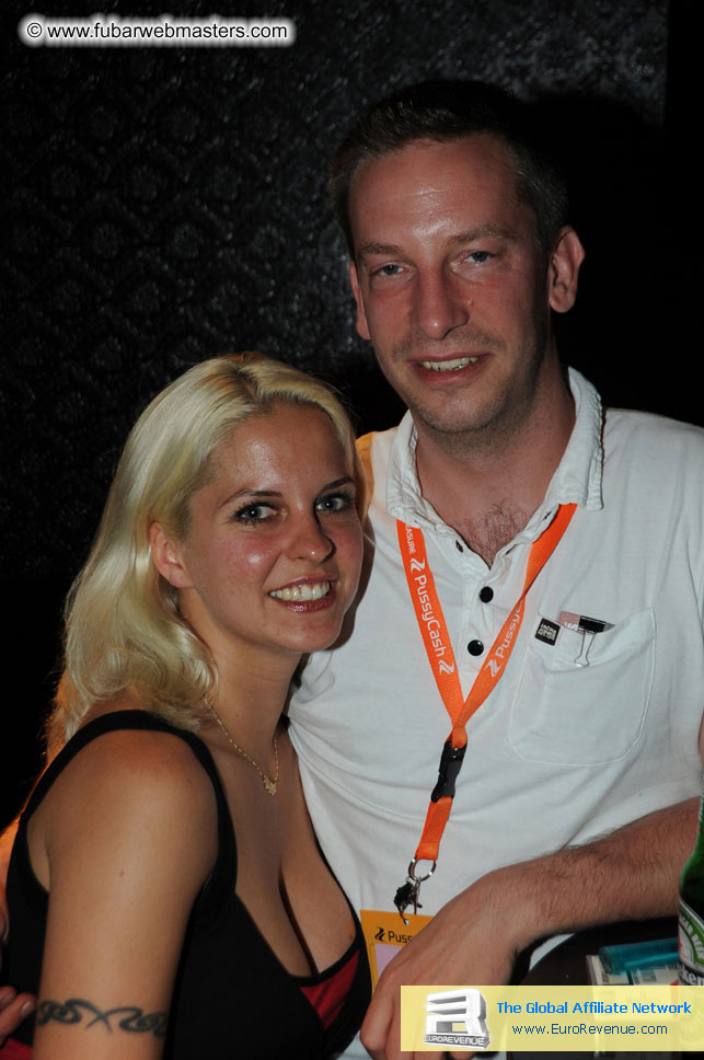 Welcome cocktails Poolside