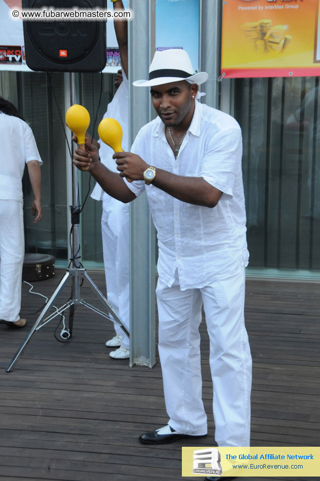 ¿Undress for Success¿Party