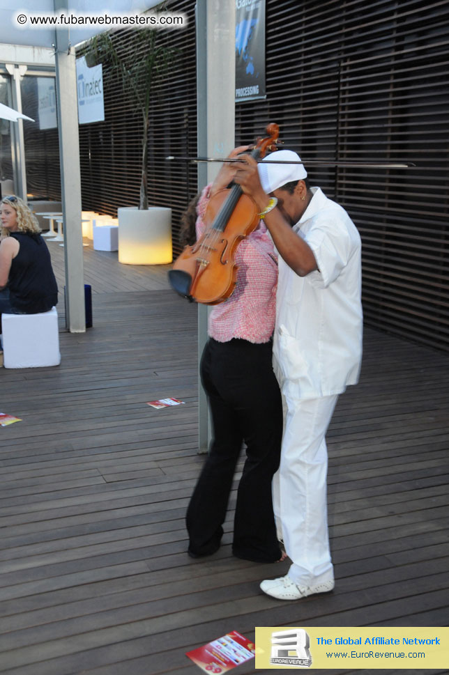 ¿Undress for Success¿Party