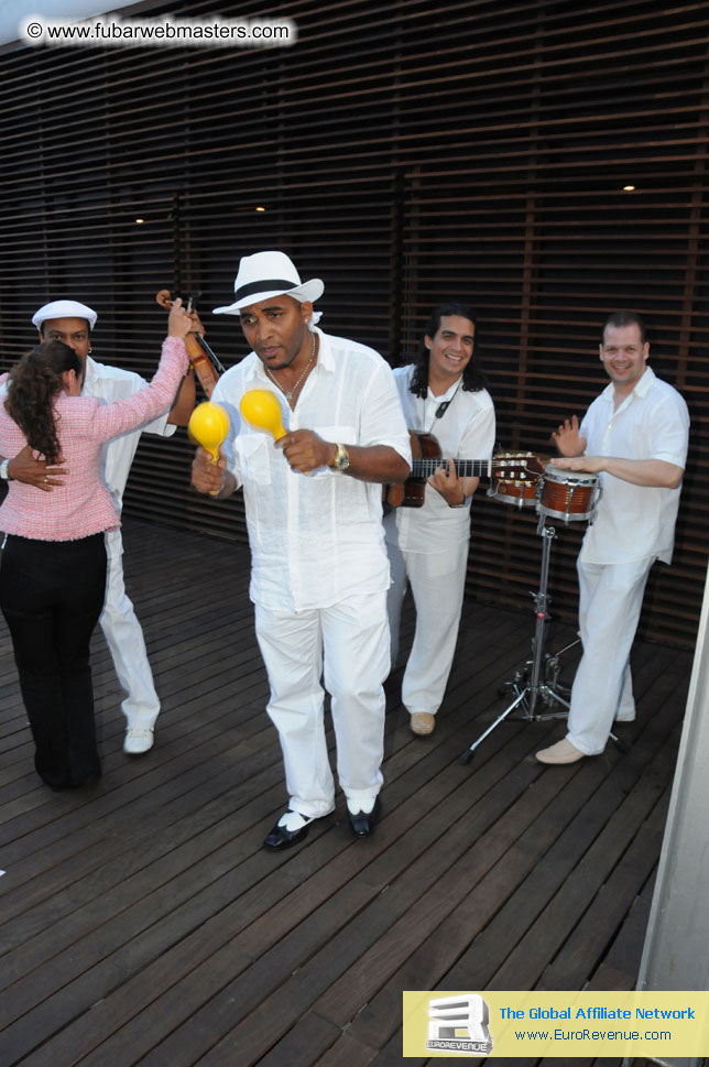 ¿Undress for Success¿Party