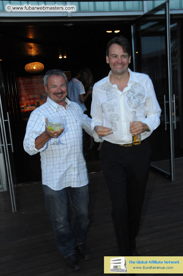 ¿Undress for Success¿Party