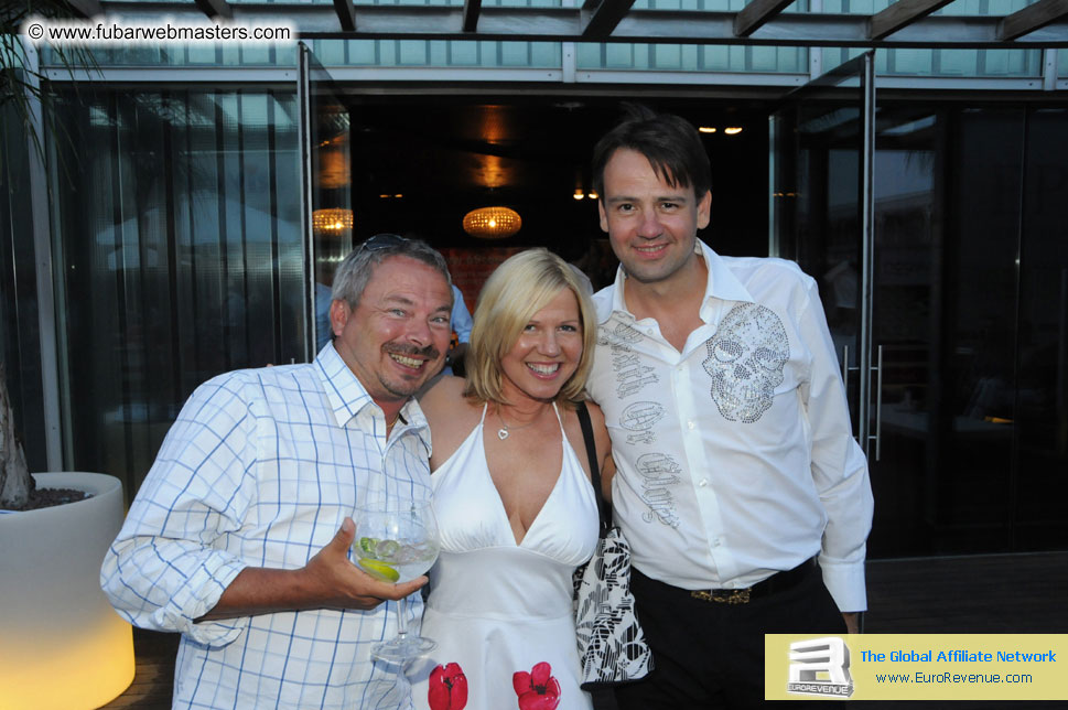 ¿Undress for Success¿Party