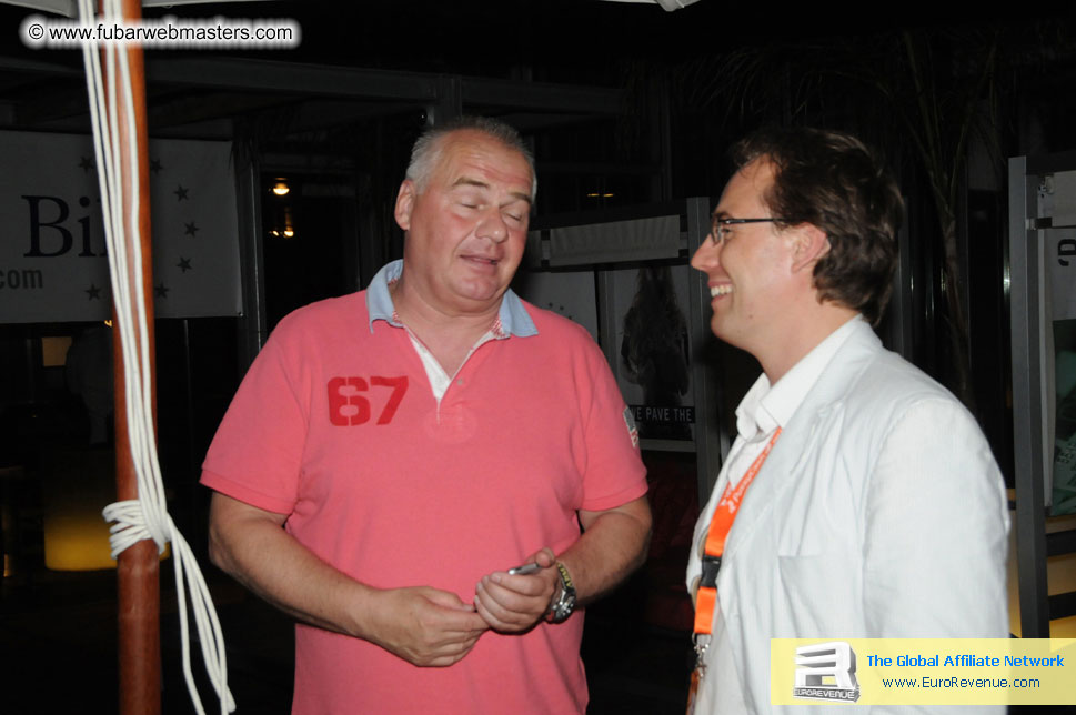 ¿Undress for Success¿Party